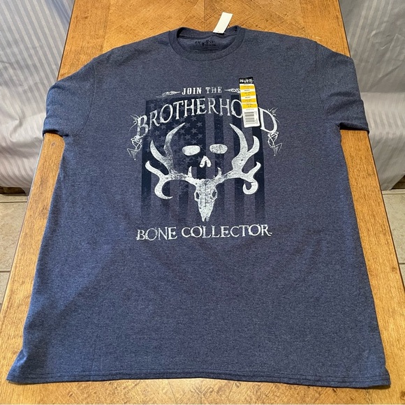 Blue Long Sleeve Tee with Skull Graphic Design - Picture 2 of 9